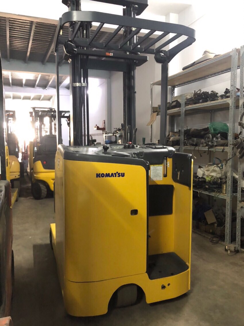 xe nang dien komatsu 1,5 tan.jpg (220 KB)